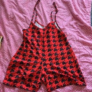 Red & Black Houndstooth Women’s Romper Medium